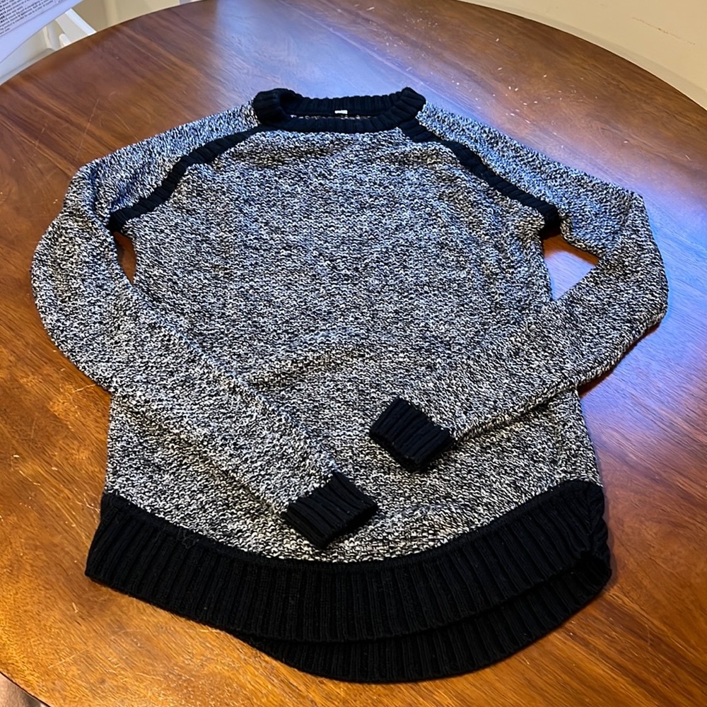 Lululemon long sweater.   Great with leggings!